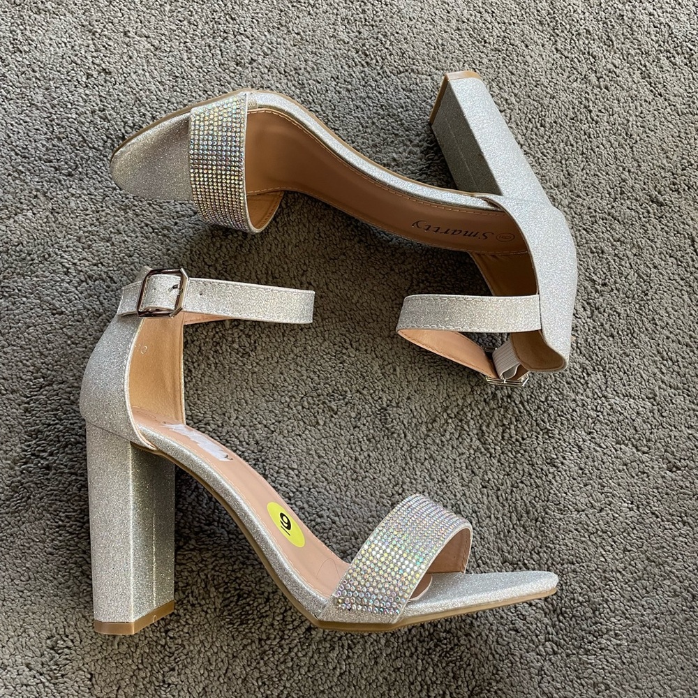 NWOT Glitter Silver Rhinestone Block Heels Size 9